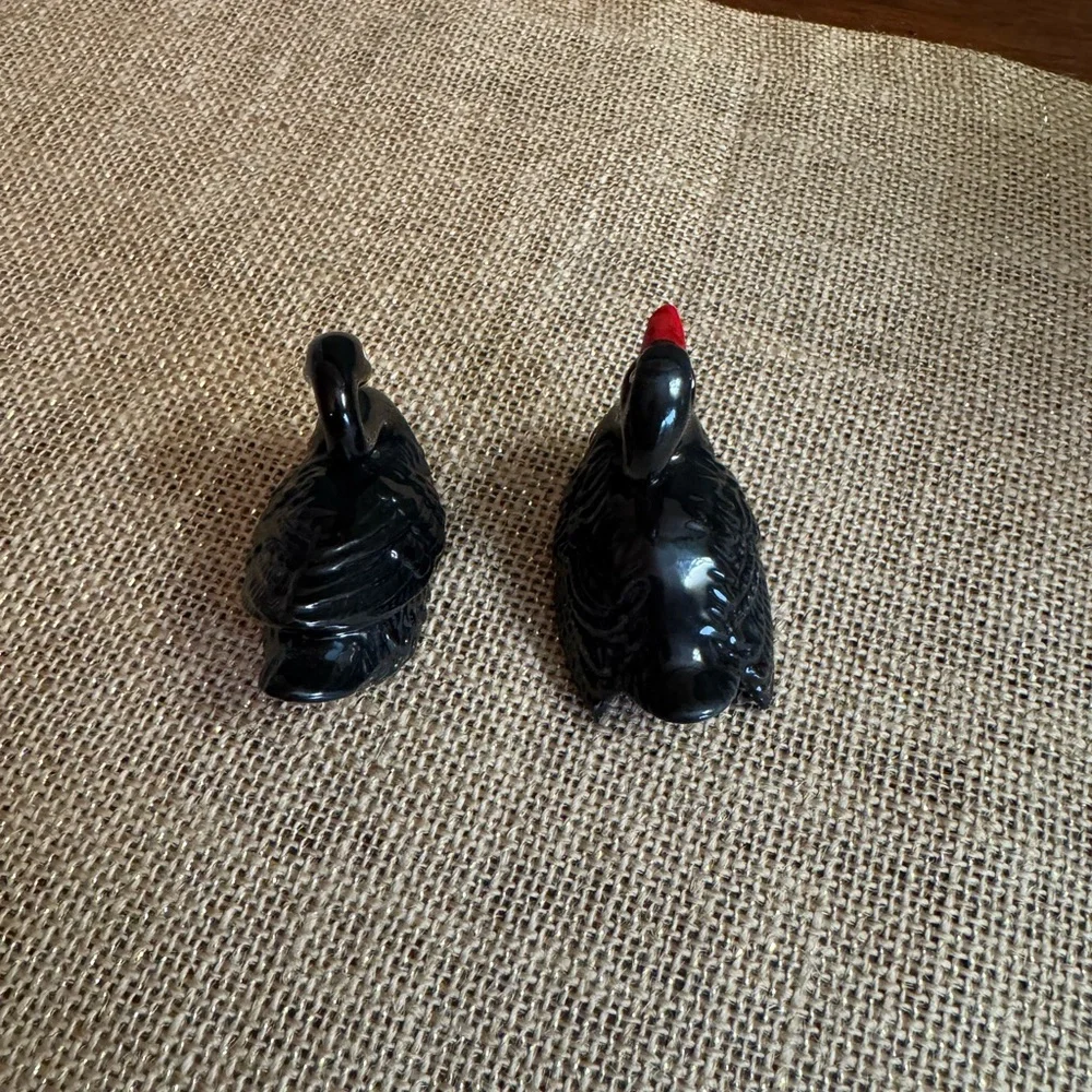 Vintage Perth Western Australia Black Swans Salt Pepper Shakers